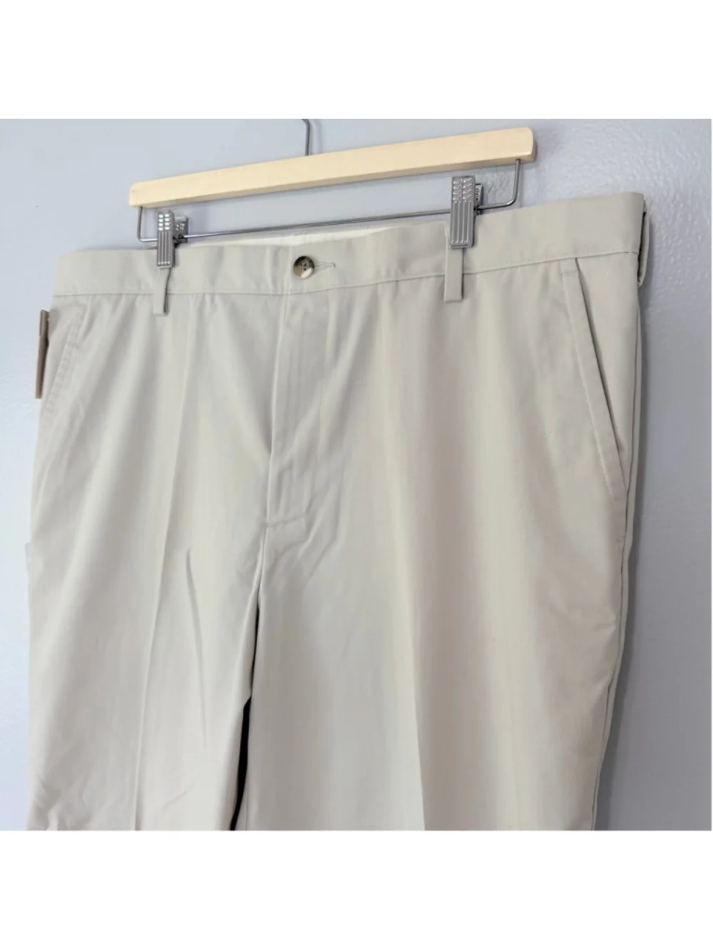 Dockers Classic Fit Flat Front Chino Khaki Pants Men's Beige Size 40/30